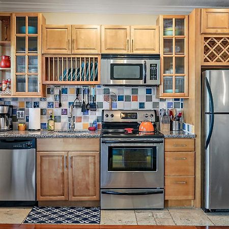 Wine-Dine-Sunshine Cozy Flat In The Heart Of Dtsp Villa เซนต์ปีเตอร์สเบิร์ก ภายนอก รูปภาพ
