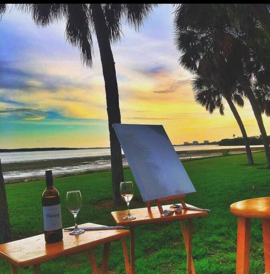 Wine-Dine-Sunshine Cozy Flat In The Heart Of Dtsp Villa เซนต์ปีเตอร์สเบิร์ก ภายนอก รูปภาพ