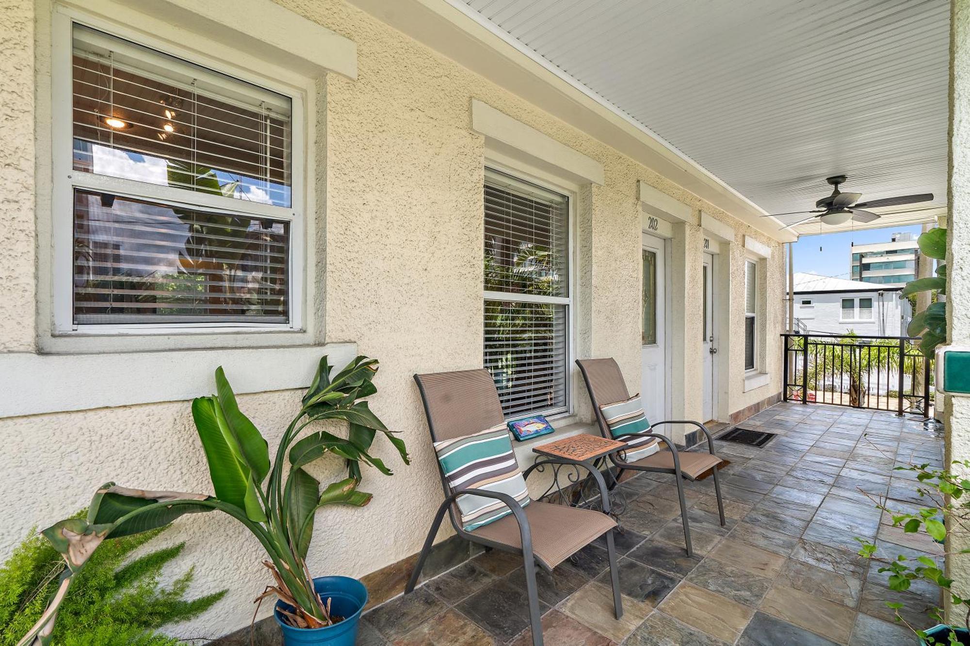 Wine-Dine-Sunshine Cozy Flat In The Heart Of Dtsp Villa เซนต์ปีเตอร์สเบิร์ก ภายนอก รูปภาพ